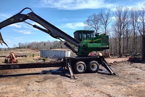 2014 John Deere 437D  Log Loader